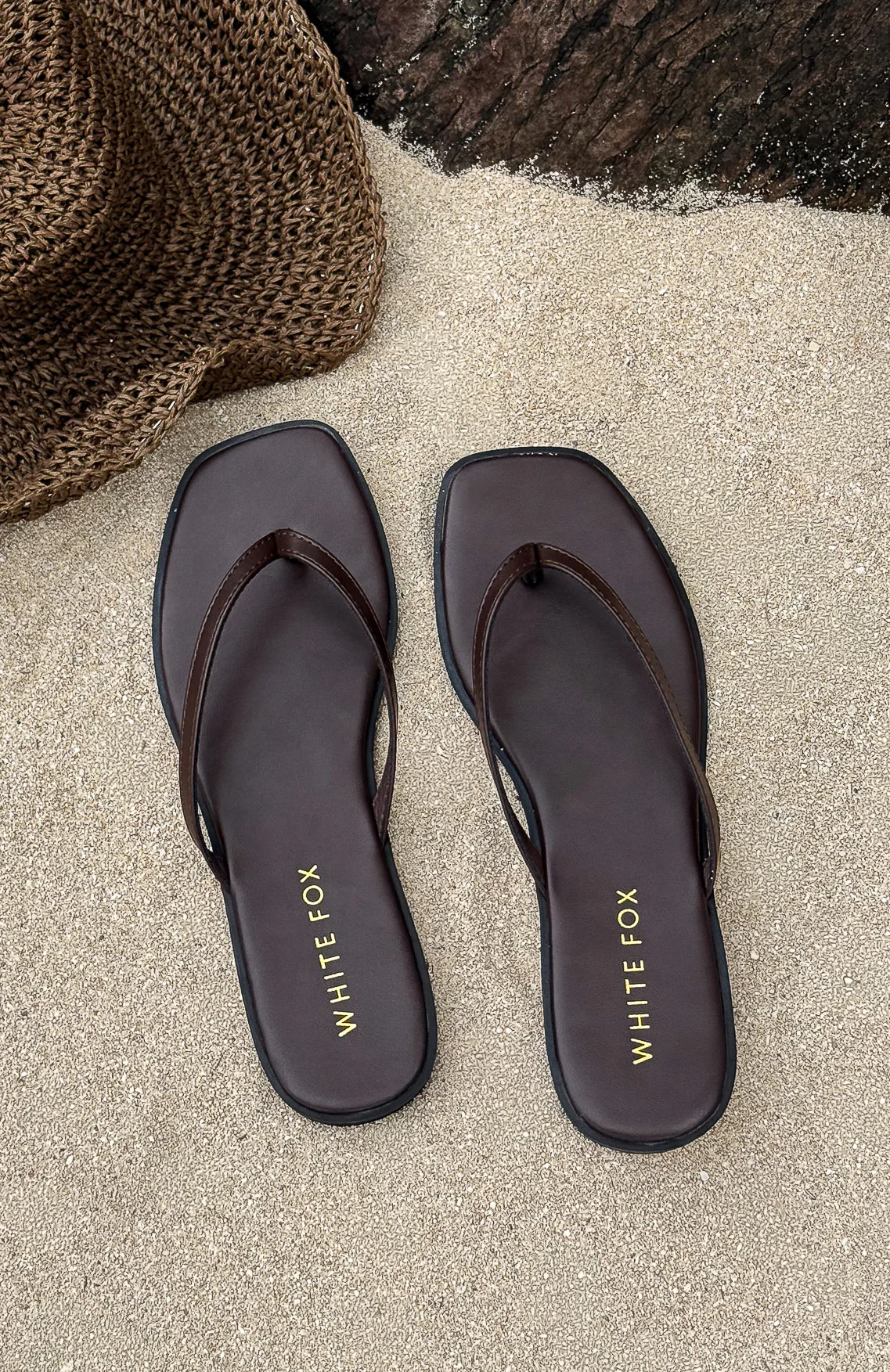 Breccan Thong Sandals Chocolate