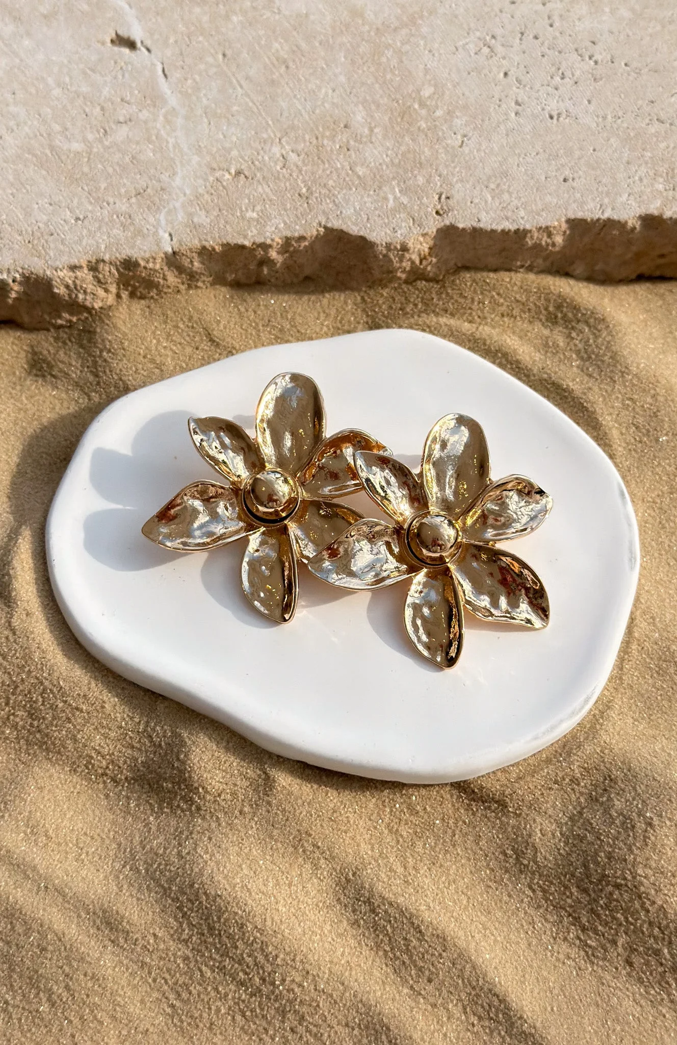 Danny Earrings Gold - Image 2