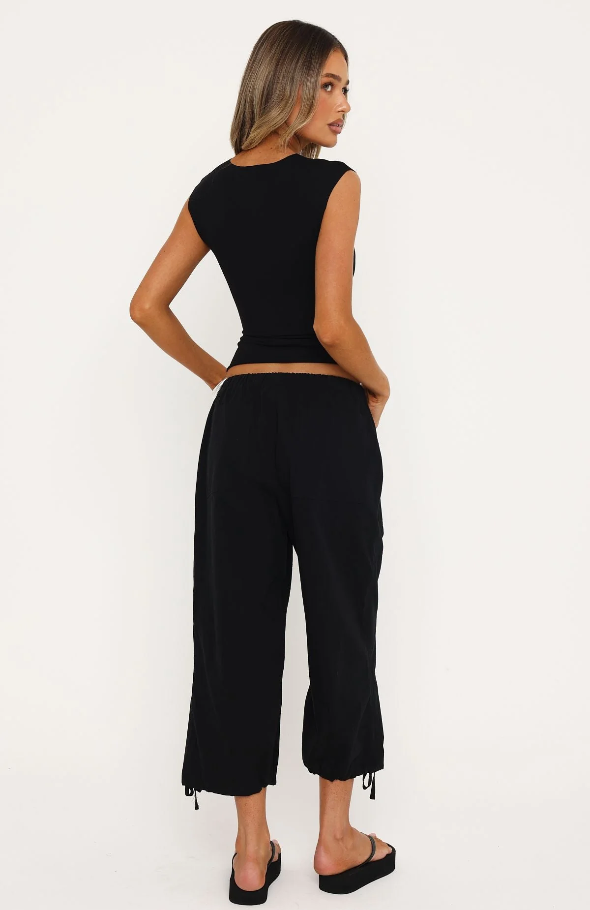 Date Me Capri Cargo Pants Black - Image 5