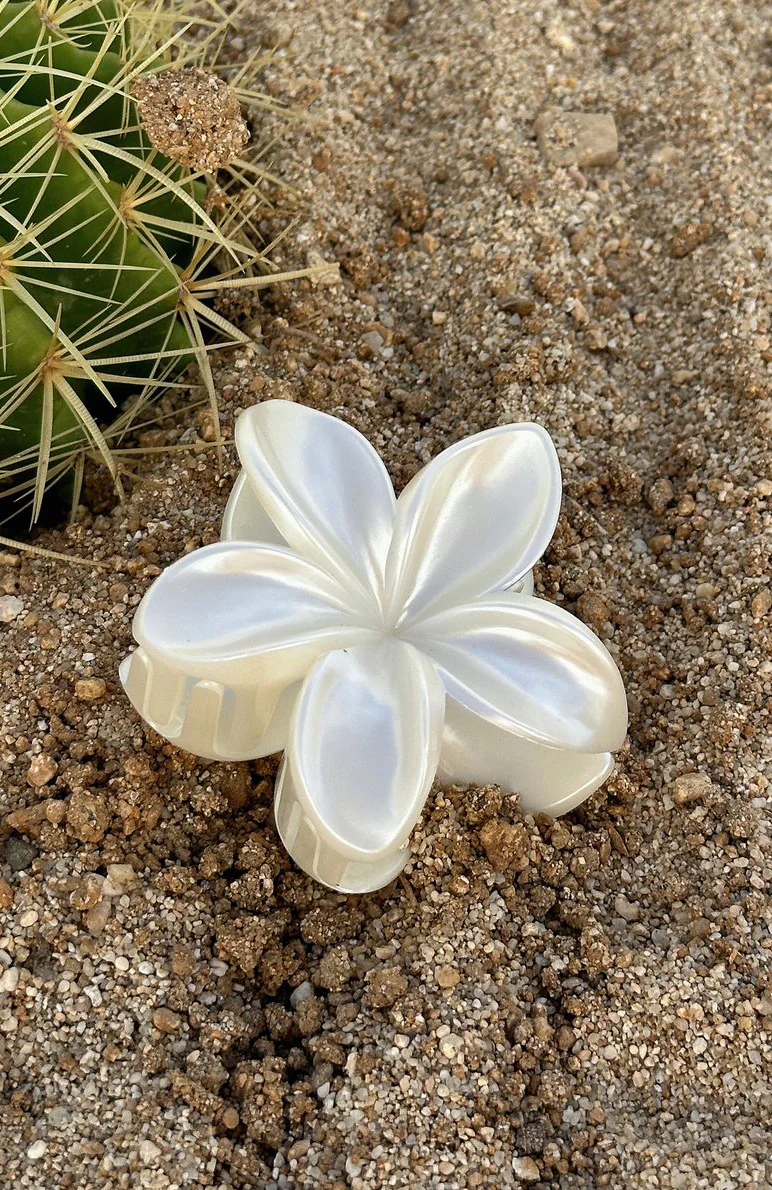 Floral Charm Hair Clip Pearl - Image 4